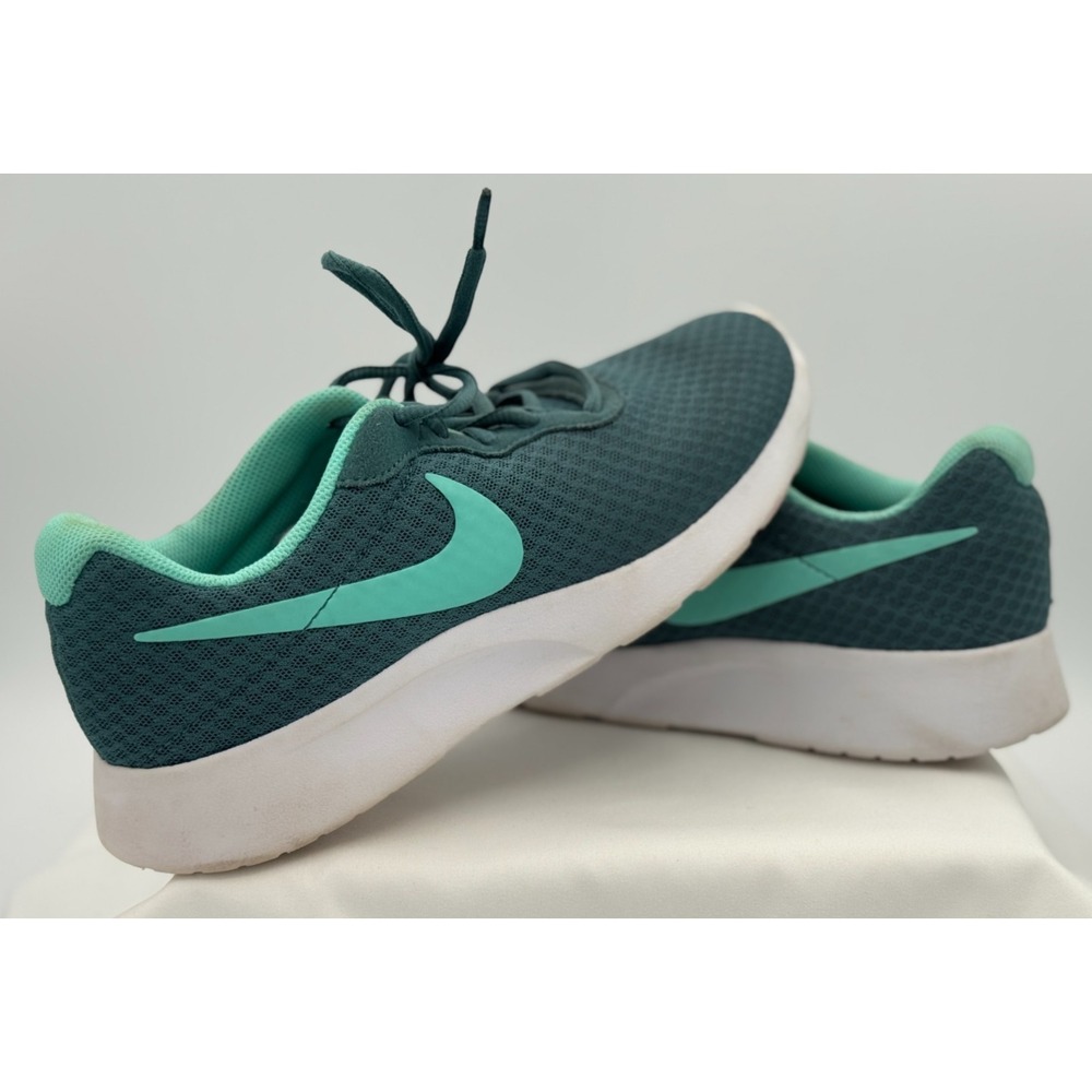 Nike Women's Tanjun Athletic Shoes - 812655-300 - Size 7 1/2 - Teal